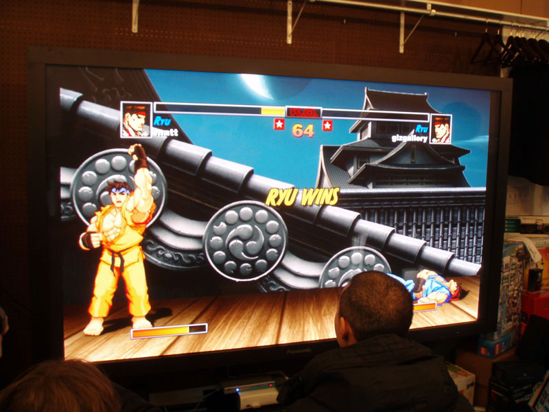 Illustration for article titled Gaming On A 103-Inch Plasma Television, Or Why You Should Embrace Split-Screen Multiplayer Again